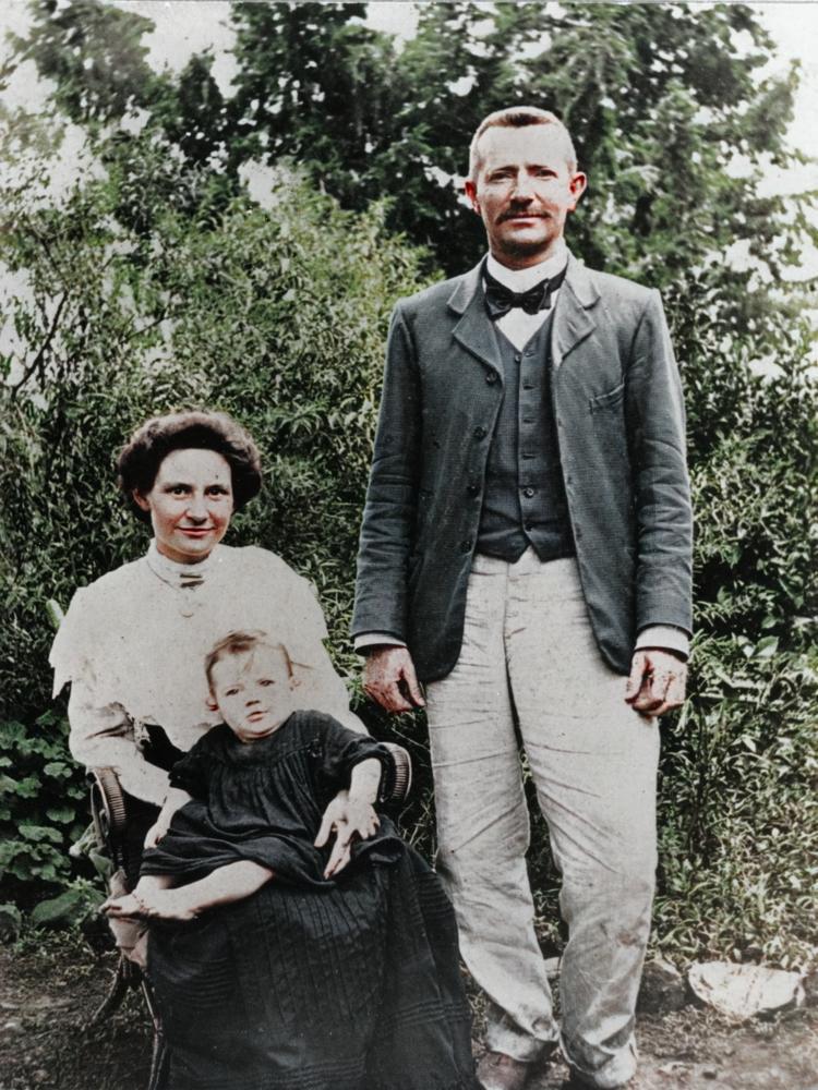 The Grehan family of Swan Creek, Queensland, 1905, in colour