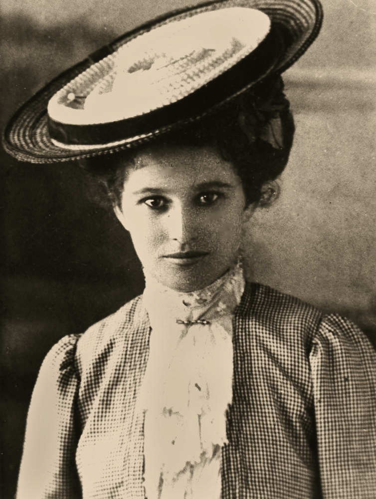 A young woman in a straw boater, Rodway Studio, Brisbane, 1900s, original