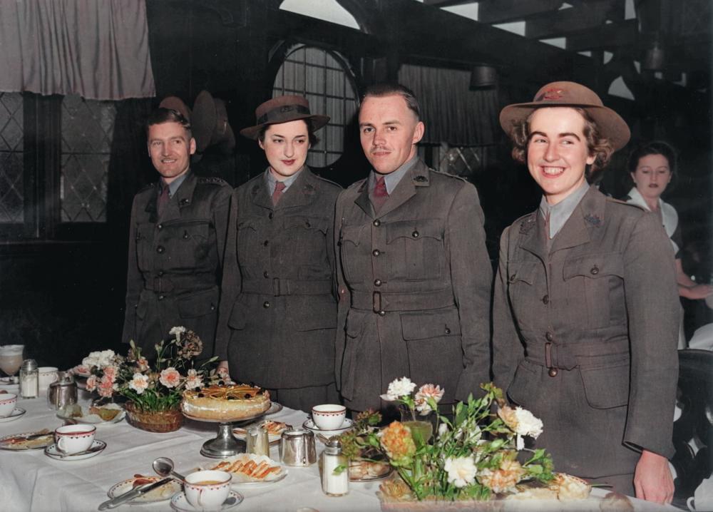 Lieutenant Arnold Just and Private Verlie Tainton with their attendants after their wedding, Brisbane, 1942, in colour